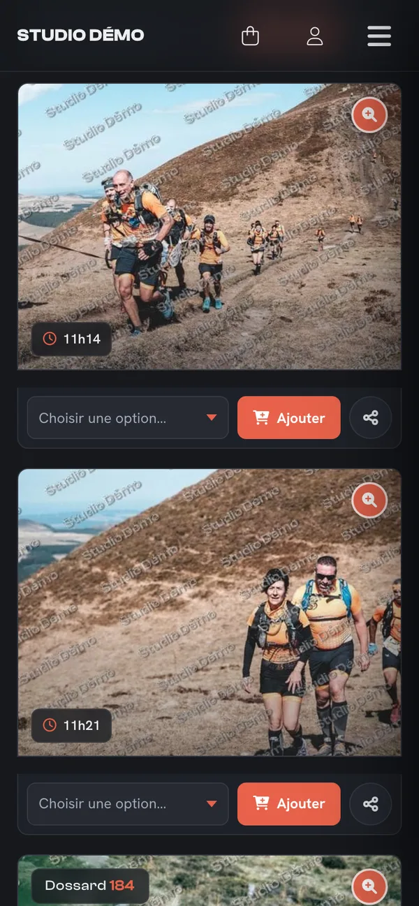 Galerie d'une course sur téléphone : photos de trail filigranées, heure de passage et bouton Ajouter